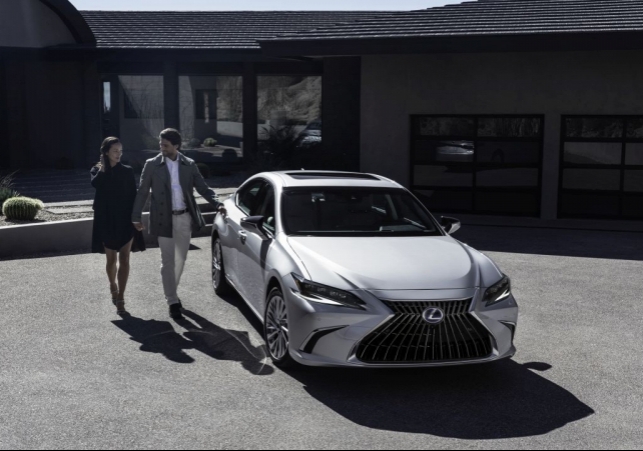 Lexus ES